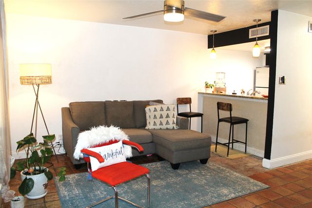 2702 Douglas Avenue 106, Dallas, TX 75219