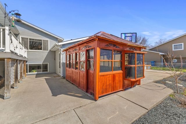 8019 122nd Lane N, Champlin, MN 55316