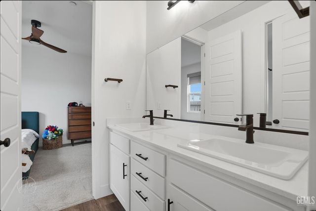 7808 Savannah Height Avenue, Bakersfield, CA 93313