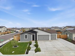 7808 Savannah Height Avenue, Bakersfield, CA 93313