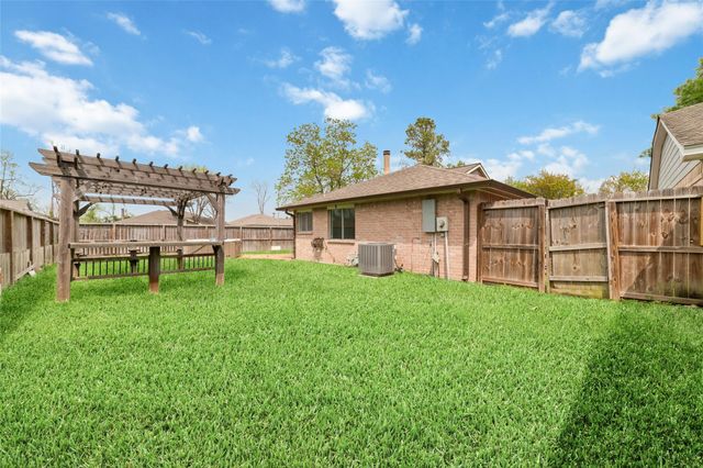 11439 Devencrest Drive, Houston, TX 77066