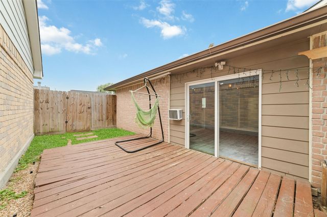 11439 Devencrest Drive, Houston, TX 77066