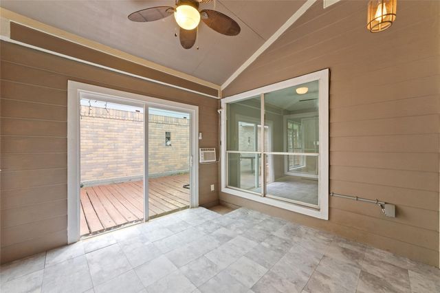 11439 Devencrest Drive, Houston, TX 77066