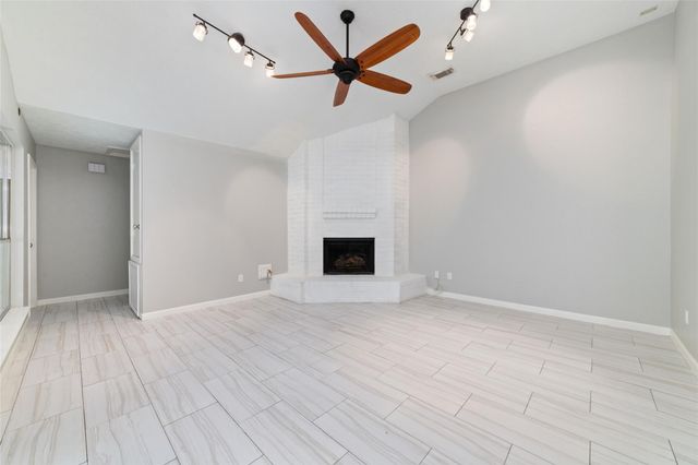 11439 Devencrest Drive, Houston, TX 77066