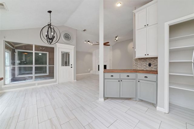 11439 Devencrest Drive, Houston, TX 77066