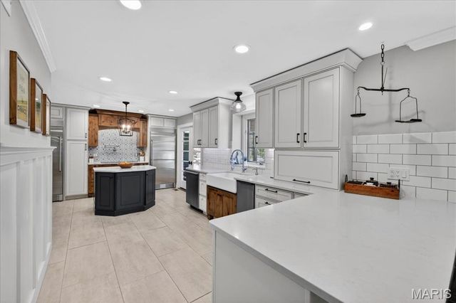 12673 Alswell Lane, St Louis, MO 63128