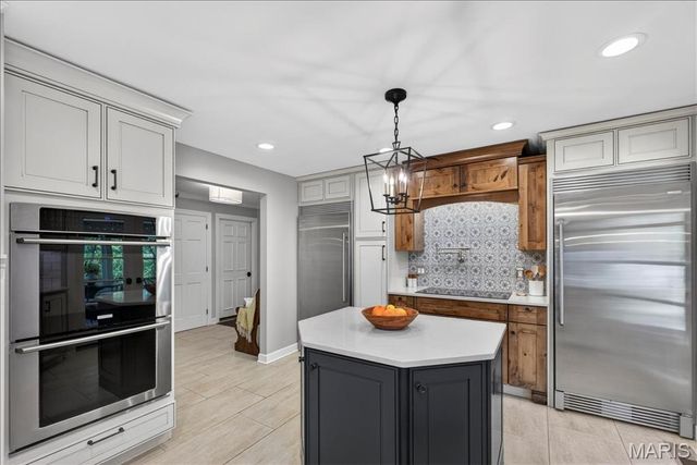 12673 Alswell Lane, St Louis, MO 63128