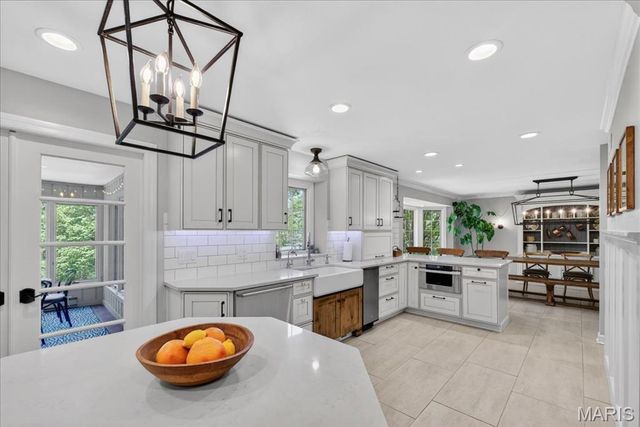 12673 Alswell Lane, St Louis, MO 63128