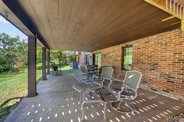 12673 Alswell Lane, St Louis, MO 63128