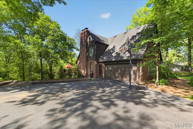 12673 Alswell Lane, St Louis, MO 63128