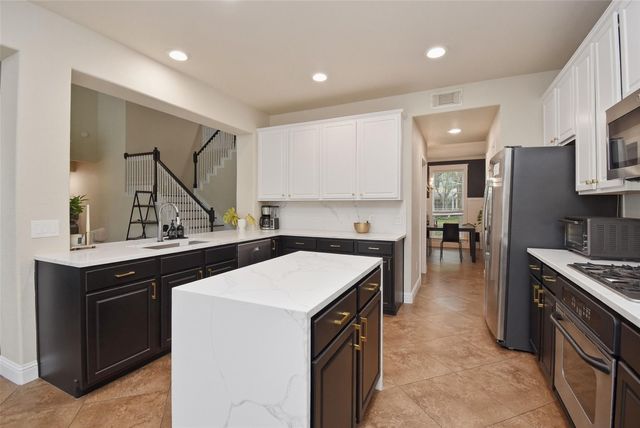 5615 Edgewood Place Drive, Spring, TX 77379