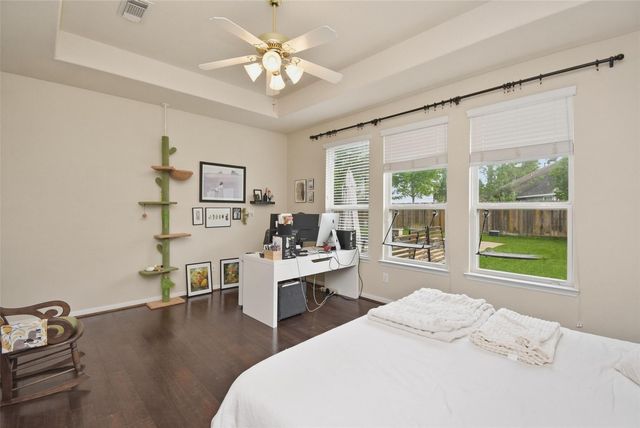 5615 Edgewood Place Drive, Spring, TX 77379