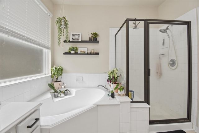 5615 Edgewood Place Drive, Spring, TX 77379