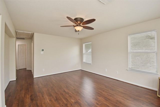 5615 Edgewood Place Drive, Spring, TX 77379