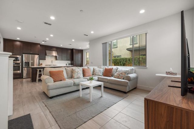 10 W Piazza St, Mountain House, CA 95391