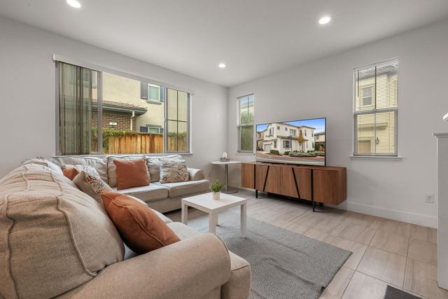 10 W Piazza St, Mountain House, CA 95391