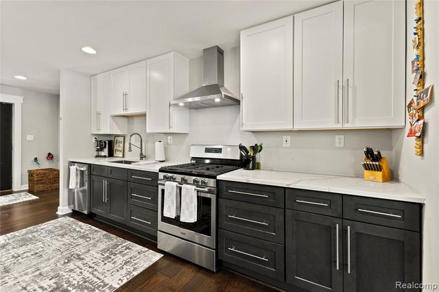 1906 Indianwood Road, Lake Orion, MI 48362