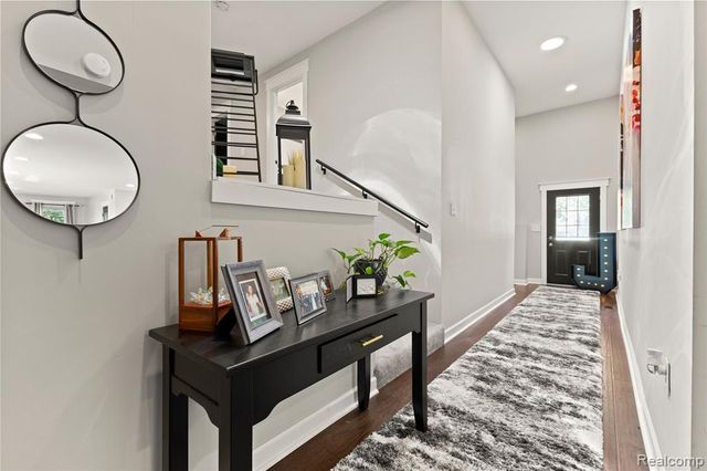 1906 Indianwood Road, Lake Orion, MI 48362