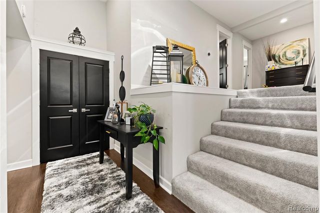 1906 Indianwood Road, Lake Orion, MI 48362