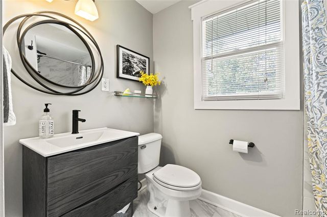 1906 Indianwood Road, Lake Orion, MI 48362