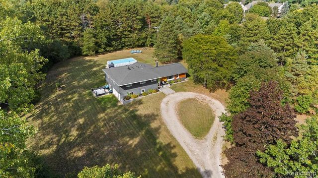 1906 Indianwood Road, Lake Orion, MI 48362