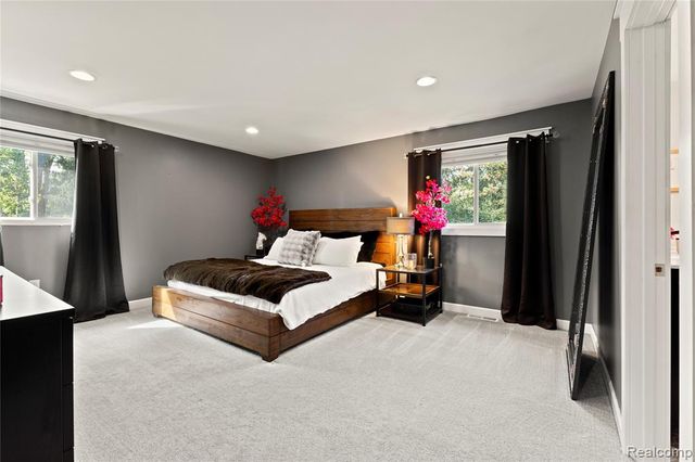 1906 Indianwood Road, Lake Orion, MI 48362