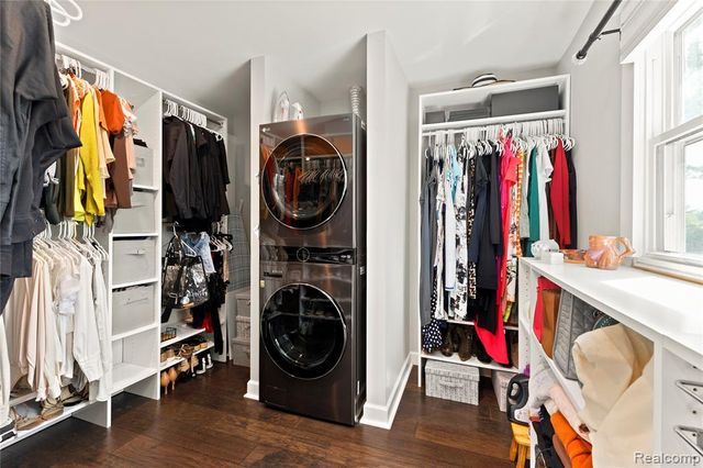 1906 Indianwood Road, Lake Orion, MI 48362