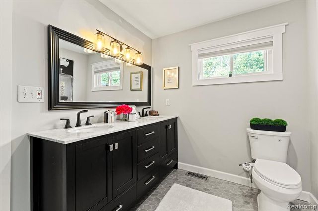 1906 Indianwood Road, Lake Orion, MI 48362