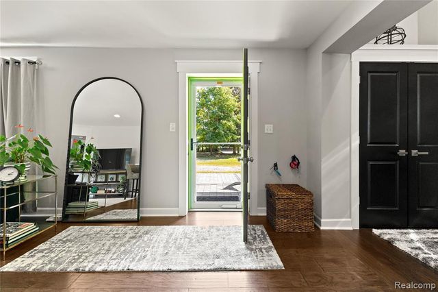 1906 Indianwood Road, Lake Orion, MI 48362