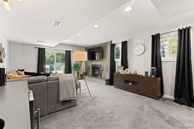 1906 Indianwood Road, Lake Orion, MI 48362