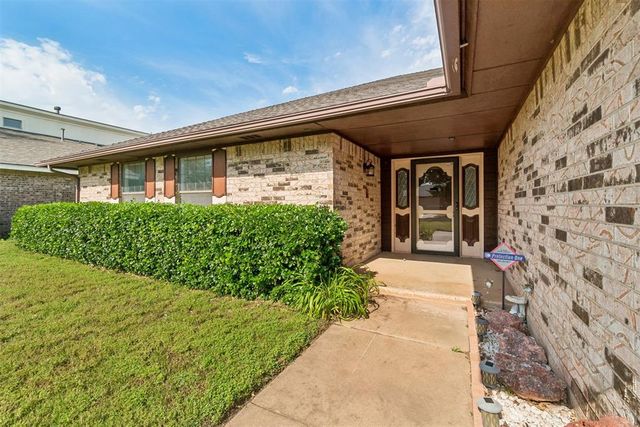 2013 Tanglewood Drive, Edmond, OK 73013