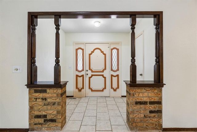 2013 Tanglewood Drive, Edmond, OK 73013