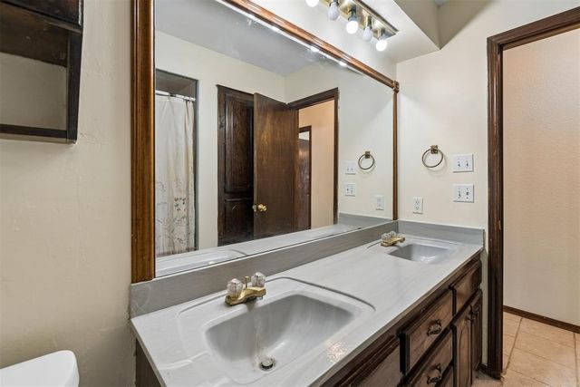2013 Tanglewood Drive, Edmond, OK 73013