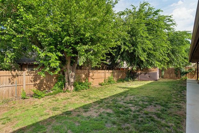 2013 Tanglewood Drive, Edmond, OK 73013