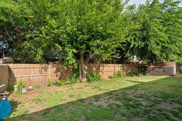 2013 Tanglewood Drive, Edmond, OK 73013
