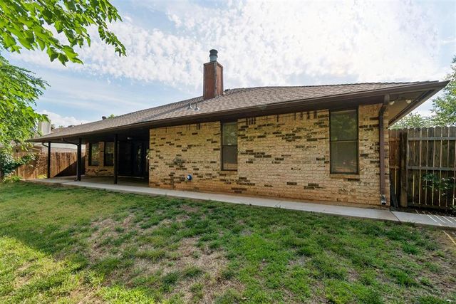 2013 Tanglewood Drive, Edmond, OK 73013