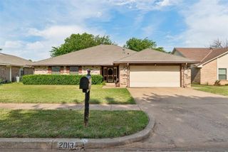 2013 Tanglewood Drive, Edmond, OK 73013