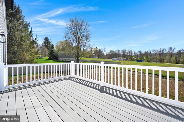 327 W FRITZ AVE, Quarryville, PA 17566