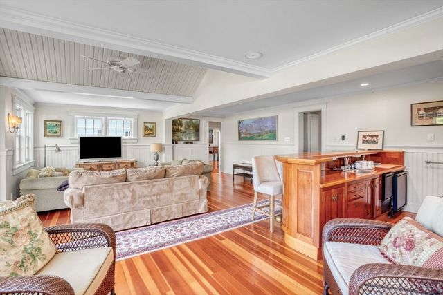 31 Lambert's Cove Rd., Tisbury, MA 02568