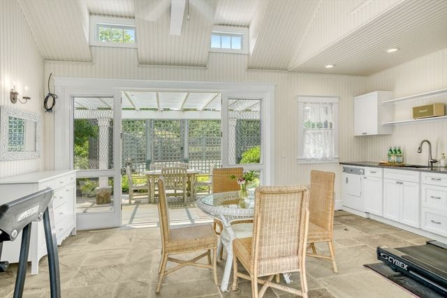 31 Lambert's Cove Rd., Tisbury, MA 02568