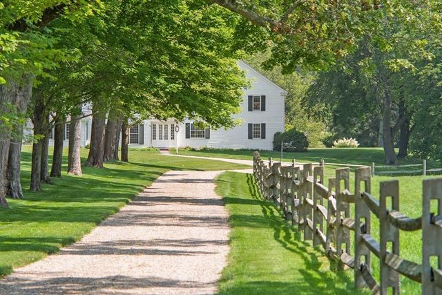 31 Lambert's Cove Rd., Tisbury, MA 02568