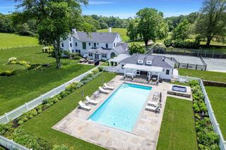 31 Lambert's Cove Rd., Tisbury, MA 02568