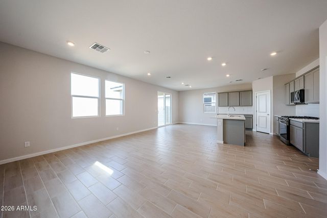 5870 E SIDEOATS Way, San Tan Valley, AZ 85144