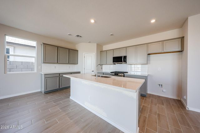 5870 E SIDEOATS Way, San Tan Valley, AZ 85144