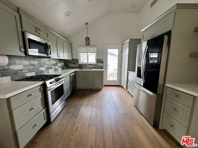 932 W Crestwood Street, San Pedro (los Angeles), CA 90731