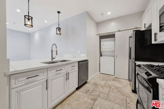 156 S Oak Knoll Avenue 101, Pasadena, CA 91101