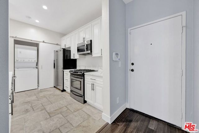 156 S Oak Knoll Avenue 101, Pasadena, CA 91101