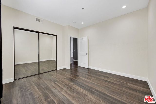 156 S Oak Knoll Avenue 101, Pasadena, CA 91101