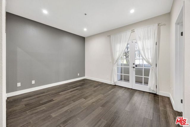 156 S Oak Knoll Avenue 101, Pasadena, CA 91101