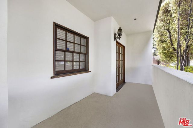 156 S Oak Knoll Avenue 101, Pasadena, CA 91101